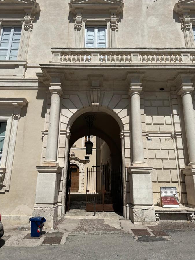 Casa Colonna - Suite Della Torre 拉奎拉 外观 照片